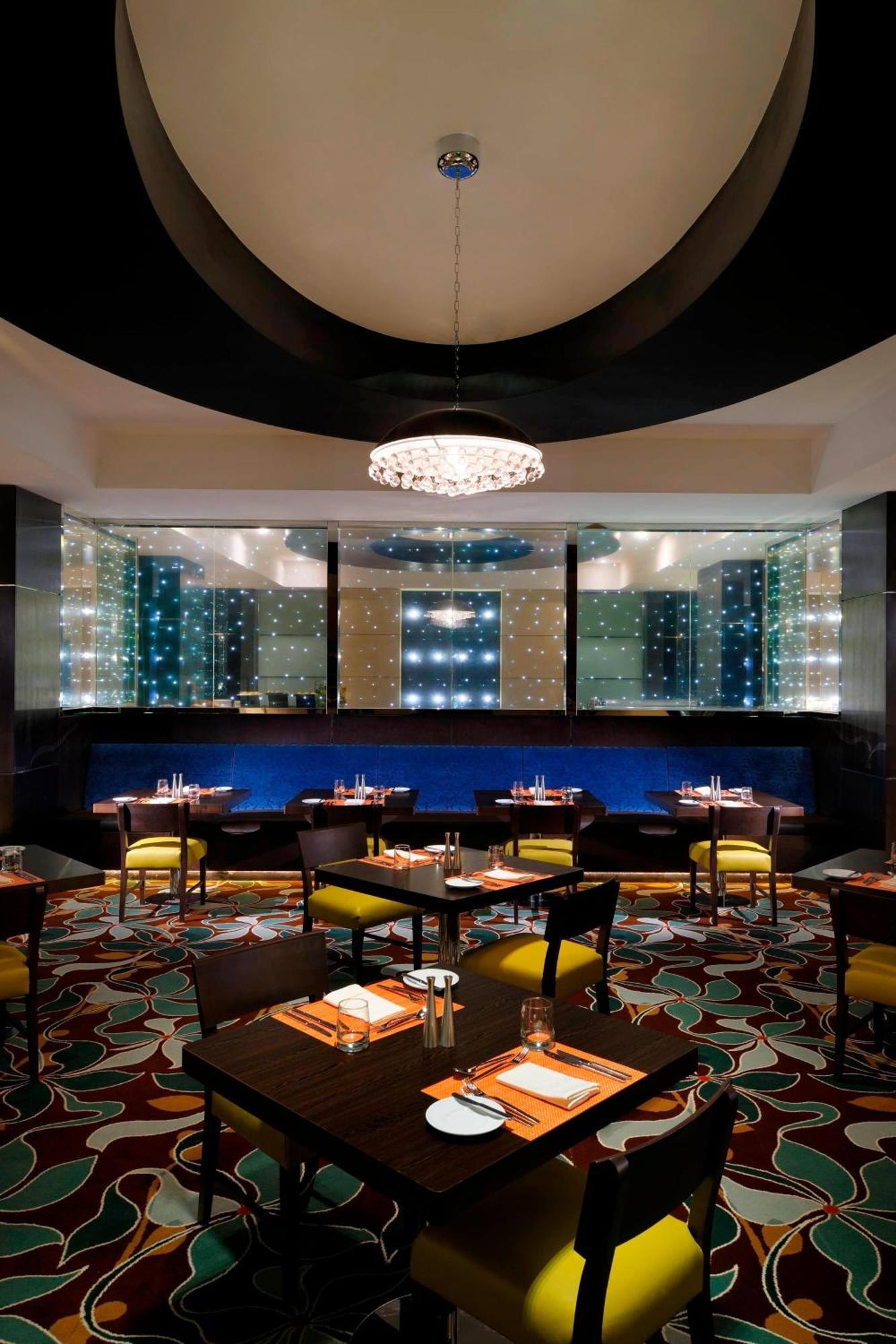Courtyard By Marriott Diplomatic Quarter Hotel 4*