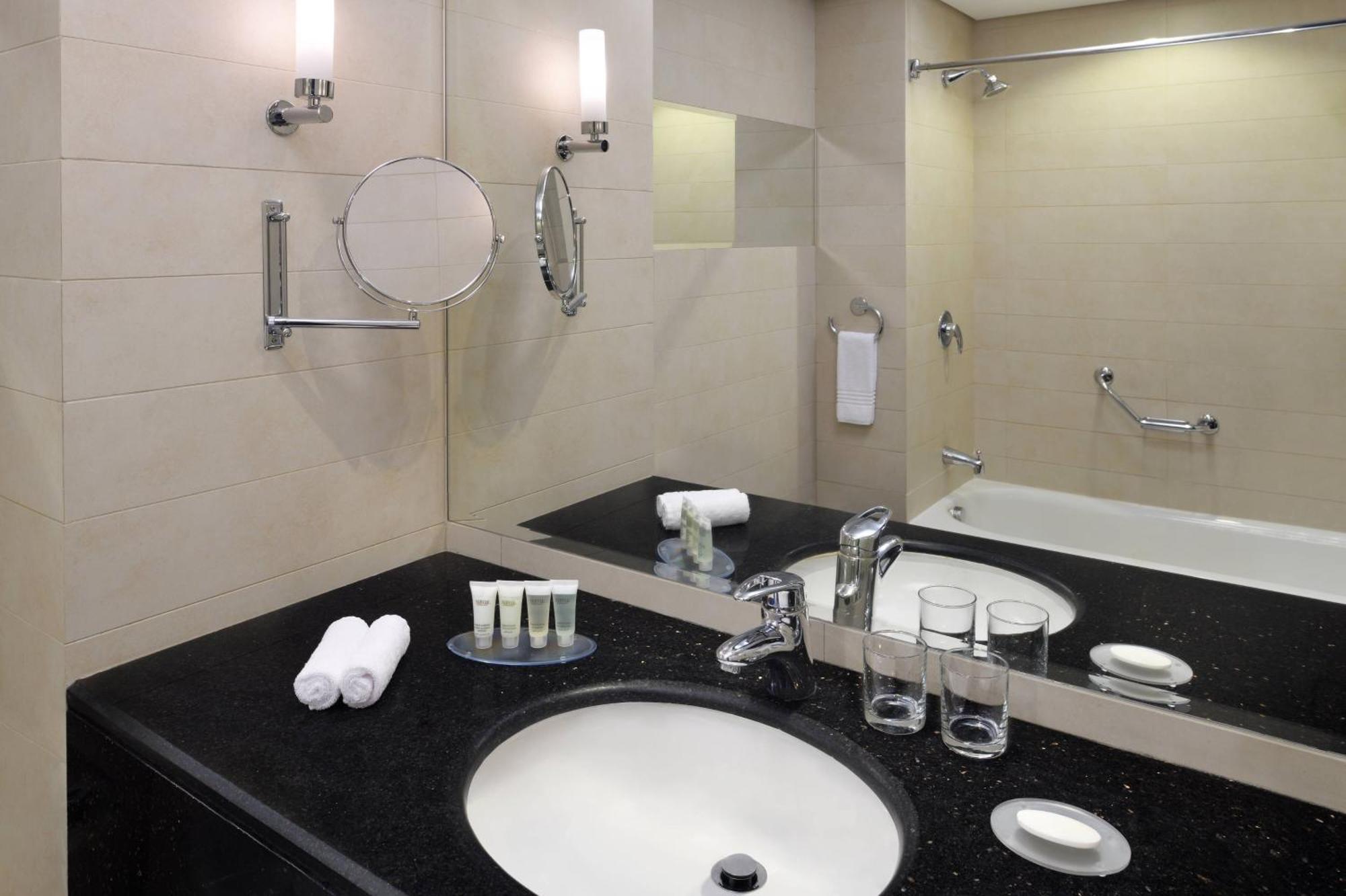 Hotel Courtyard By Marriott Diplomatic Quarter Riyadh