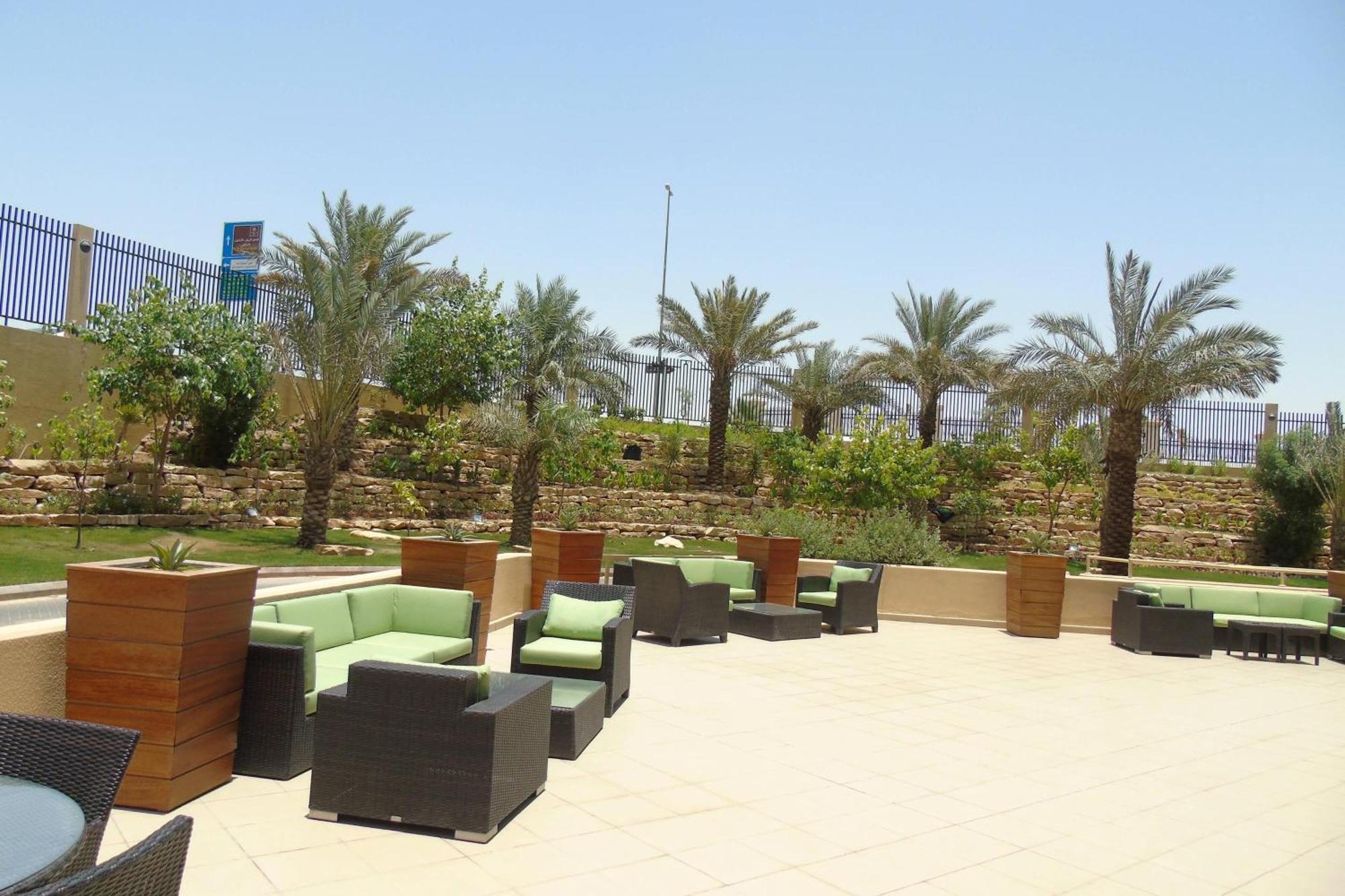 Courtyard By Marriott Diplomatic Quarter 4*